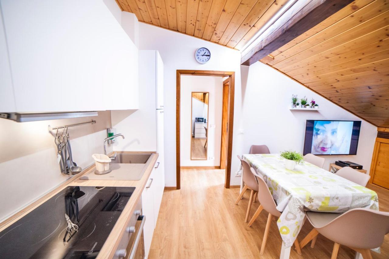 La Mansarda Di Emma Appartement Pinzolo Buitenkant foto