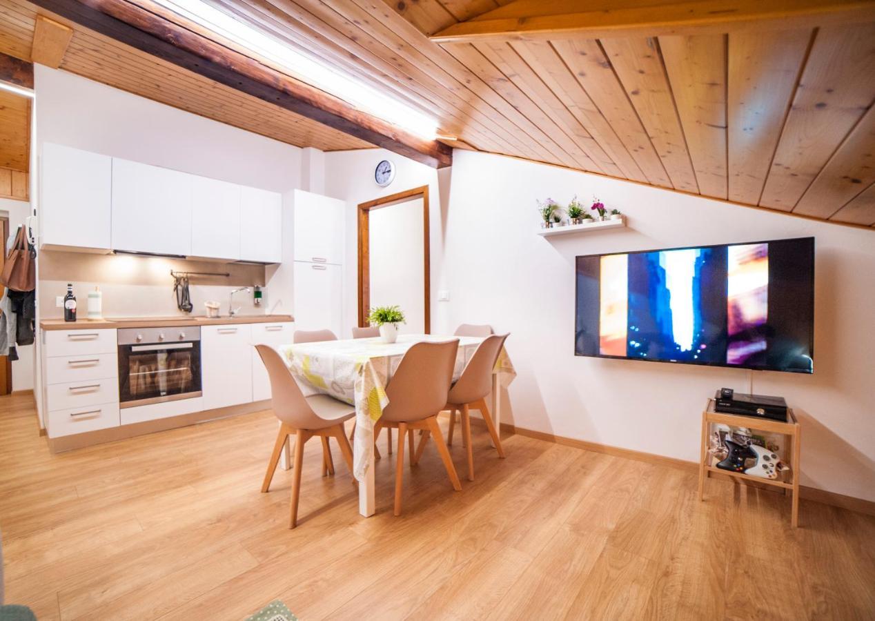 La Mansarda Di Emma Appartement Pinzolo Buitenkant foto