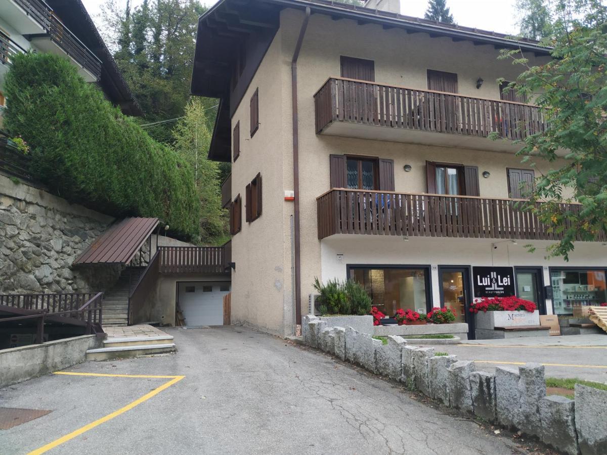 La Mansarda Di Emma Appartement Pinzolo Buitenkant foto