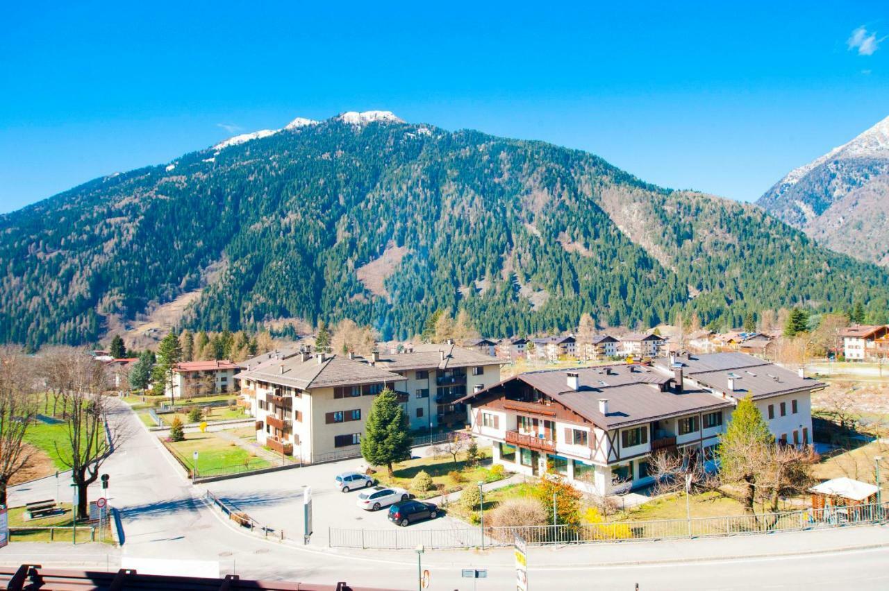 La Mansarda Di Emma Appartement Pinzolo Buitenkant foto