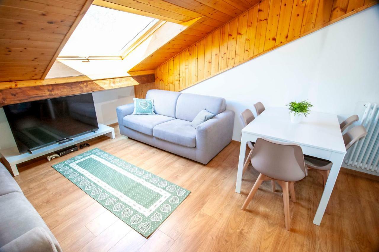 La Mansarda Di Emma Appartement Pinzolo Buitenkant foto