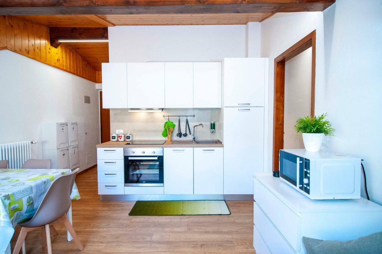 La Mansarda Di Emma Appartement Pinzolo Buitenkant foto